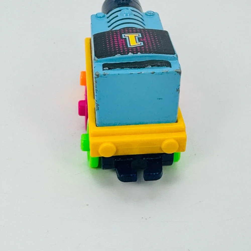 Thomas & Friends Push Along Die Cast Metal Engine NEON THOMAS 2020 Gullane.